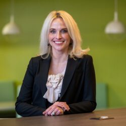 Laura Bowser | Human Capital | Fahrenheit Advisors